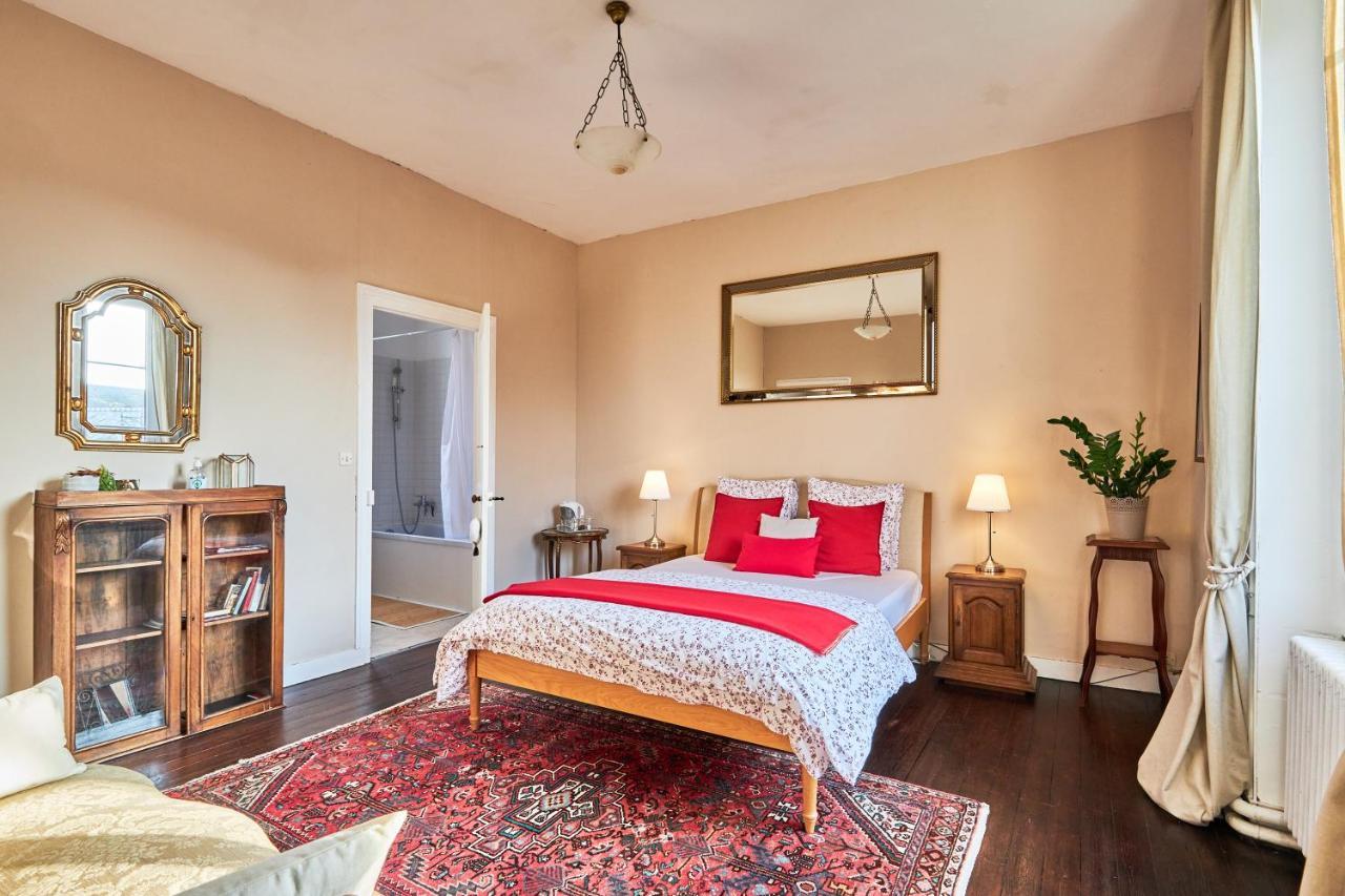Le Manoir Des Doyens Bed & Breakfast Байо Екстериор снимка