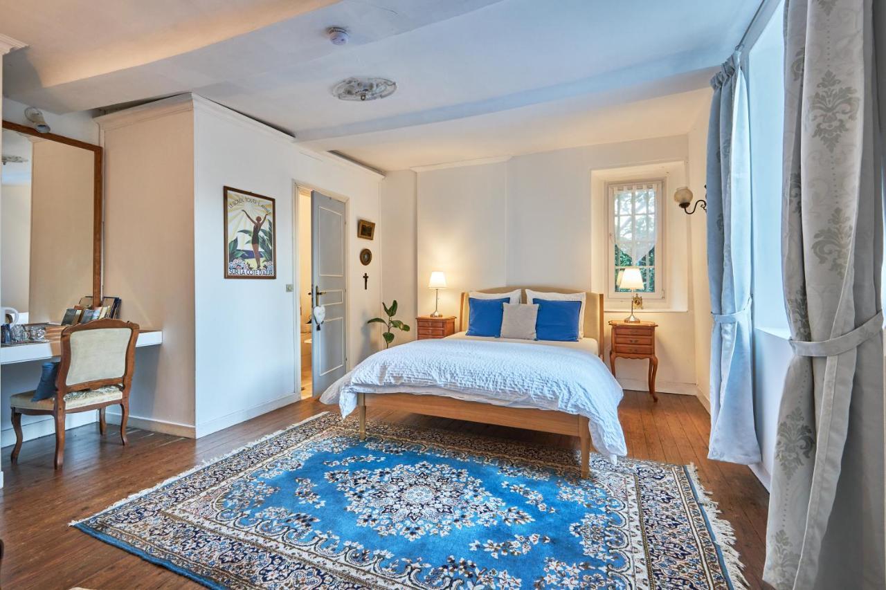 Le Manoir Des Doyens Bed & Breakfast Байо Екстериор снимка