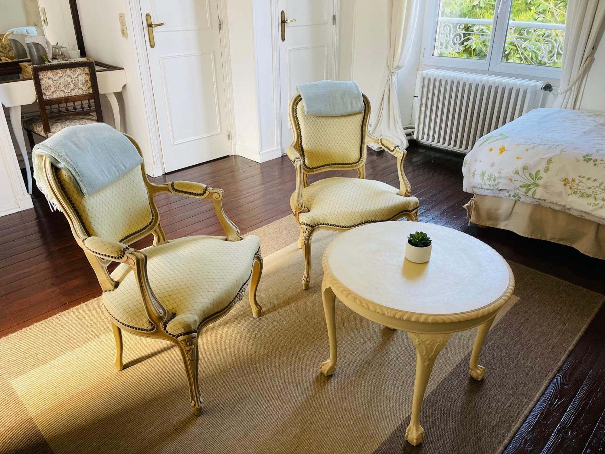 Le Manoir Des Doyens Bed & Breakfast Байо Екстериор снимка