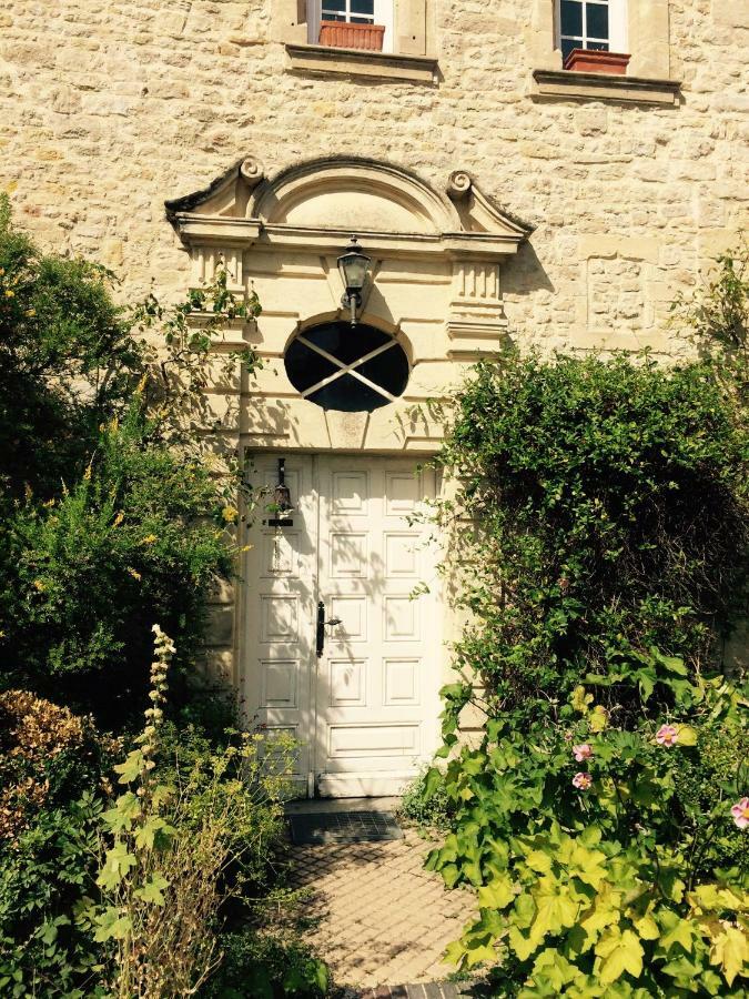 Le Manoir Des Doyens Bed & Breakfast Байо Екстериор снимка