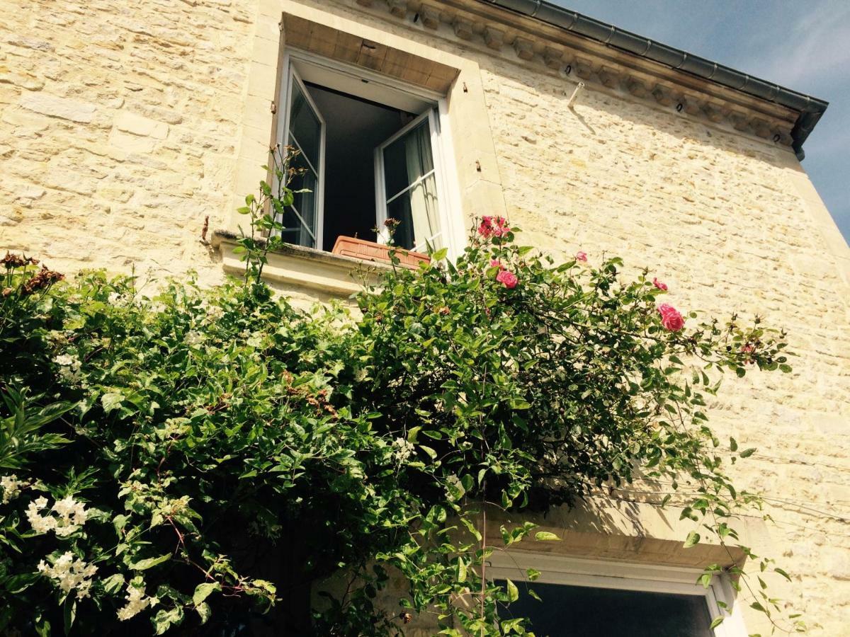 Le Manoir Des Doyens Bed & Breakfast Байо Екстериор снимка